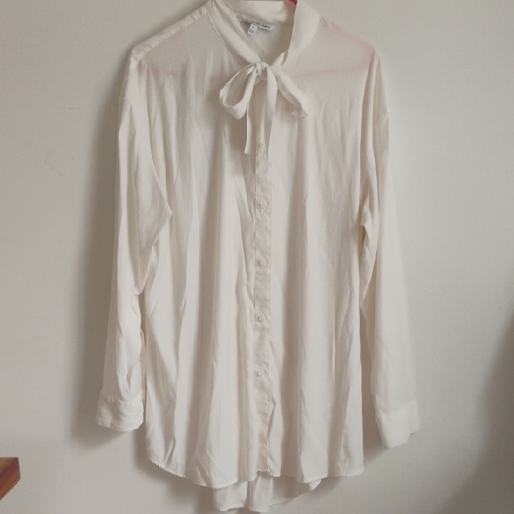 Elizabeth and James | White Button Down with Bow Tie | XL